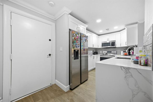 4141 BAYSHORE BOULEVARD 306, Tampa, FL 33611