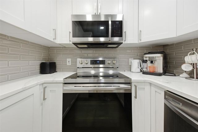 4141 BAYSHORE BOULEVARD 306, Tampa, FL 33611