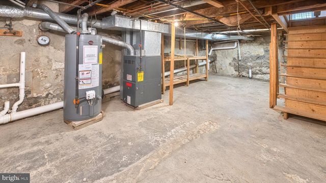 1813 E HAZZARD ST, Philadelphia, PA 19125