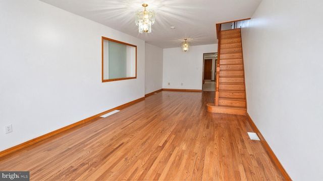 1813 E HAZZARD ST, Philadelphia, PA 19125