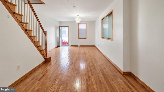 1813 E HAZZARD ST, Philadelphia, PA 19125