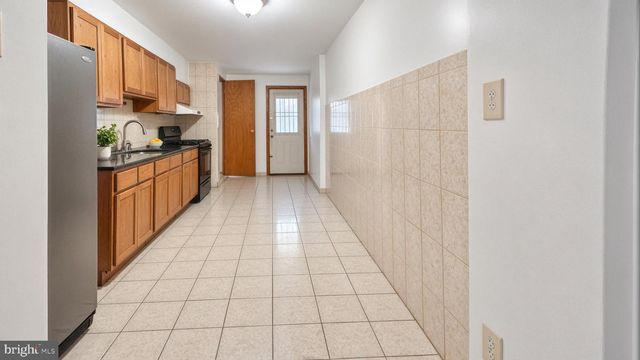1813 E HAZZARD ST, Philadelphia, PA 19125