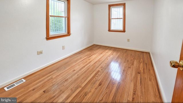 1813 E HAZZARD ST, Philadelphia, PA 19125