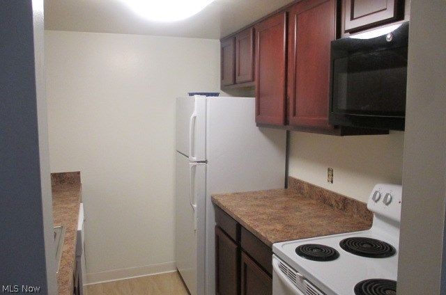 30 Severance Circle, Cleveland Heights, OH 44118