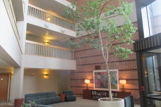 30 Severance Circle, Cleveland Heights, OH 44118