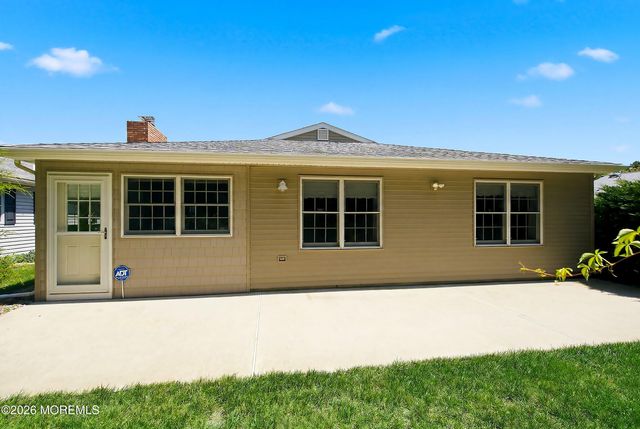 6 Floral Drive, Brick, NJ 08723