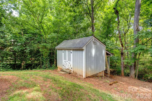 3688 Lake Spring Avenue NW, Concord, NC 28027