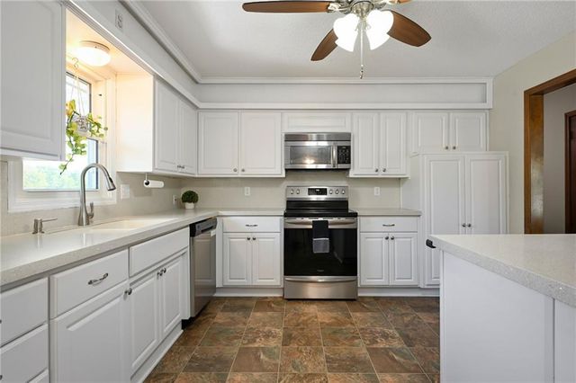 6115 Larson Avenue, Kansas City, MO 64133