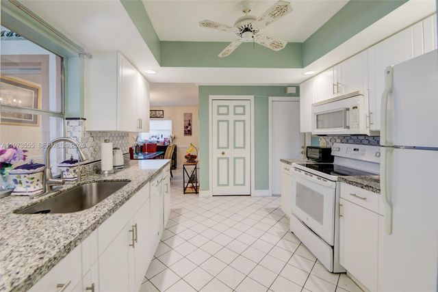 995 NW 74th Ave, Margate, FL 33063