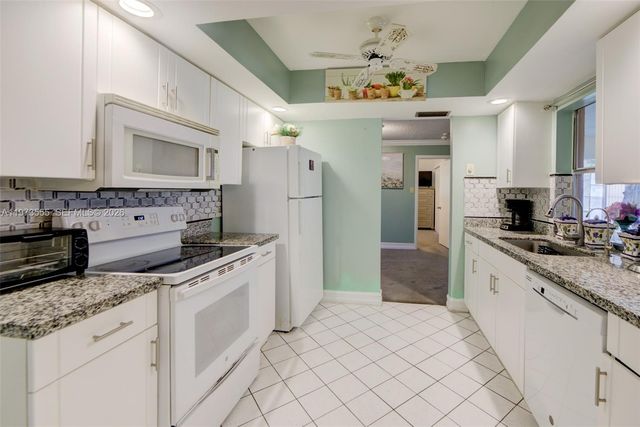 995 NW 74th Ave, Margate, FL 33063