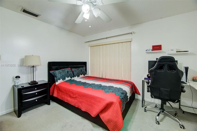 995 NW 74th Ave, Margate, FL 33063