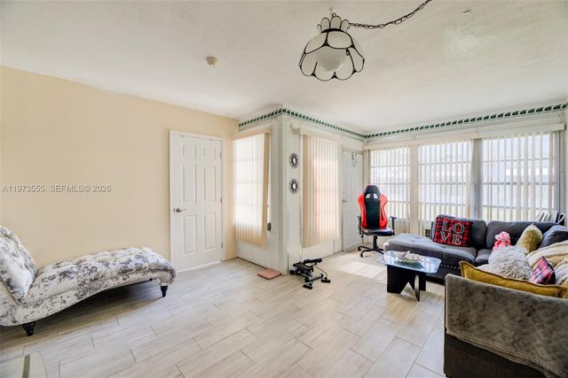 995 NW 74th Ave, Margate, FL 33063