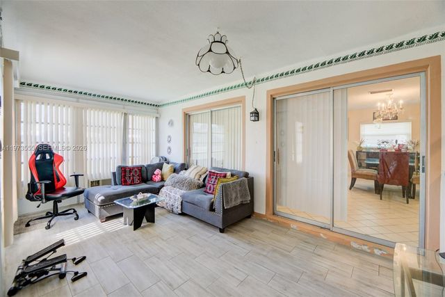 995 NW 74th Ave, Margate, FL 33063