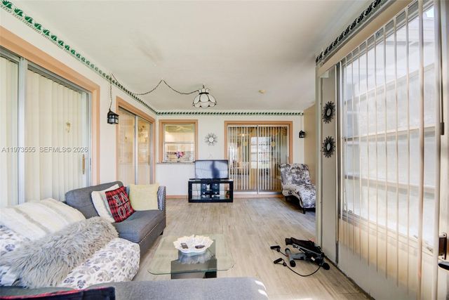 995 NW 74th Ave, Margate, FL 33063