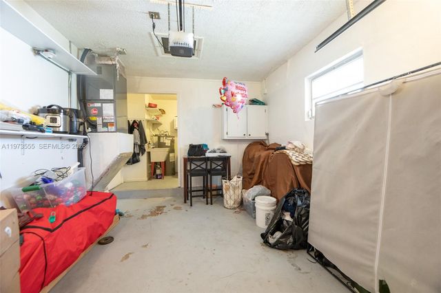 995 NW 74th Ave, Margate, FL 33063