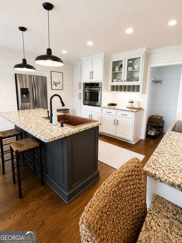 6 Oak Point, Newnan, GA 30263