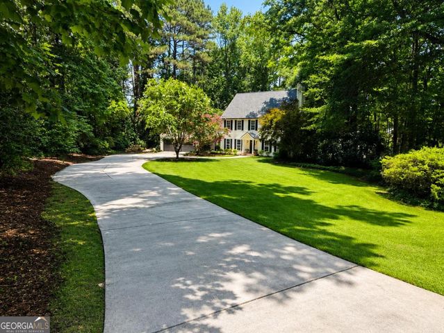 6 Oak Point, Newnan, GA 30263