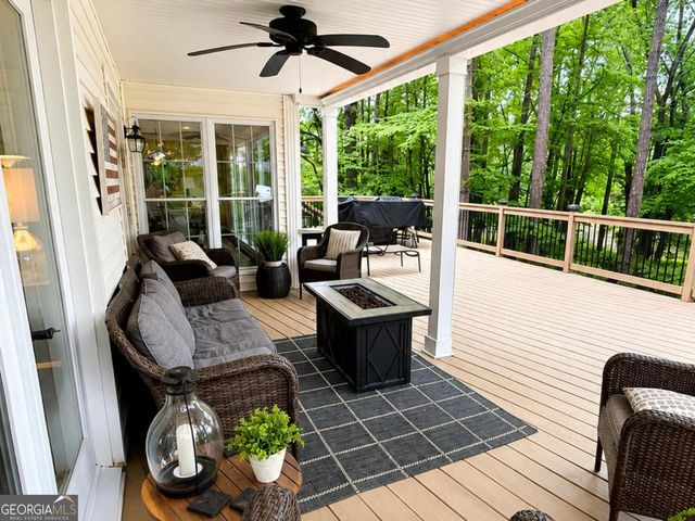 6 Oak Point, Newnan, GA 30263