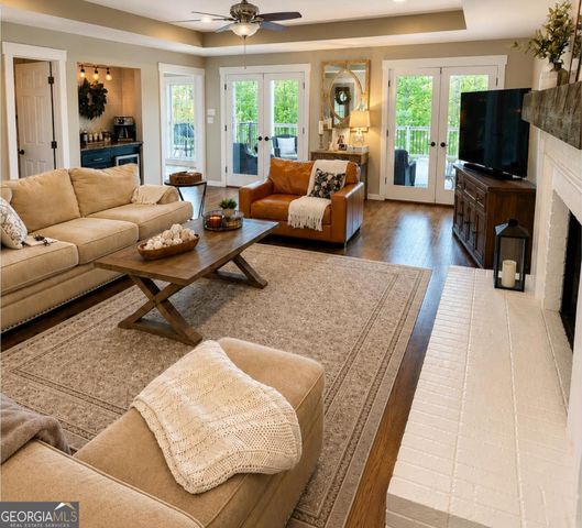 6 Oak Point, Newnan, GA 30263