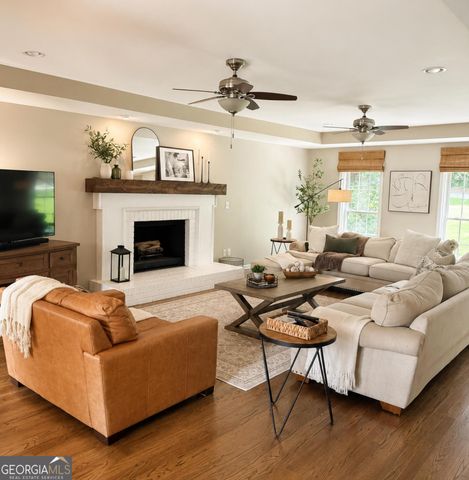 6 Oak Point, Newnan, GA 30263