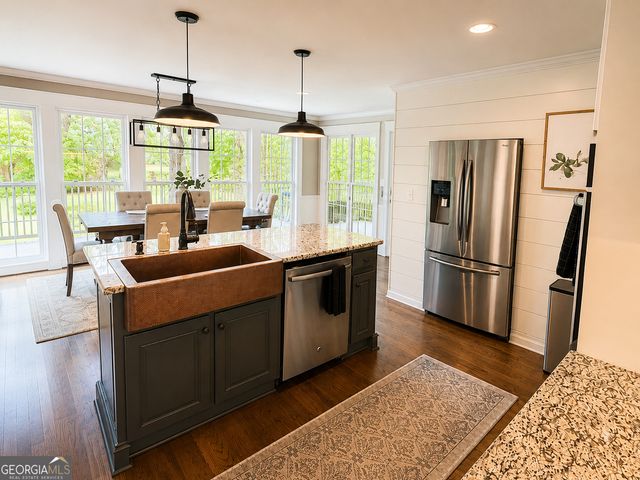 6 Oak Point, Newnan, GA 30263