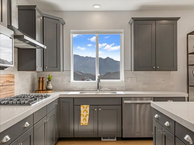 14713 S SILVER BLOSSOM WAY, Draper, UT 84020