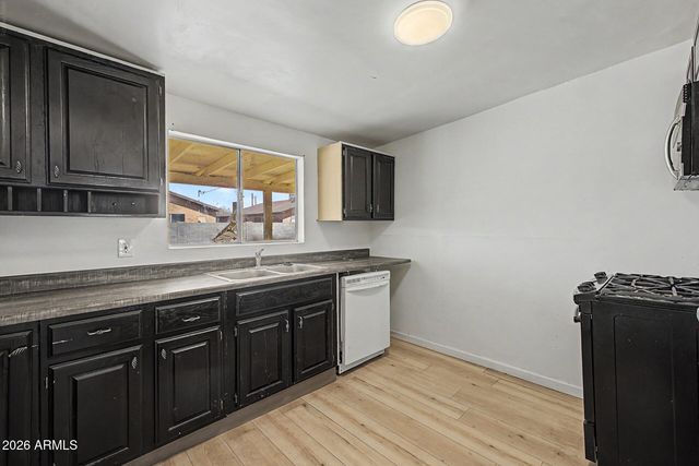 3130 W ALMERIA Road, Phoenix, AZ 85009