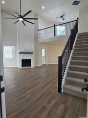 8562 ECHO CREEK LN, San Antonio, TX 78240