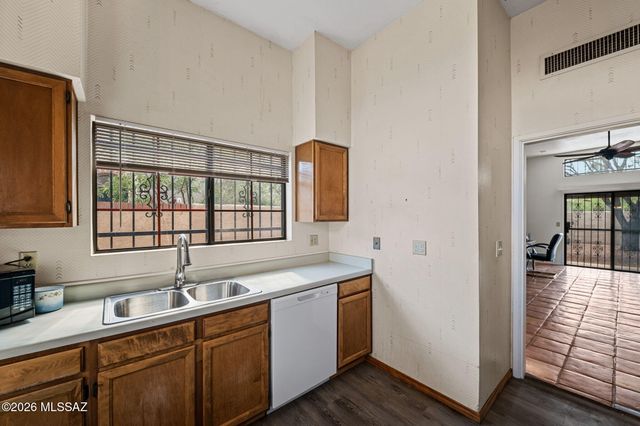 1431 N Camino Emiliano, Tucson, AZ 85745