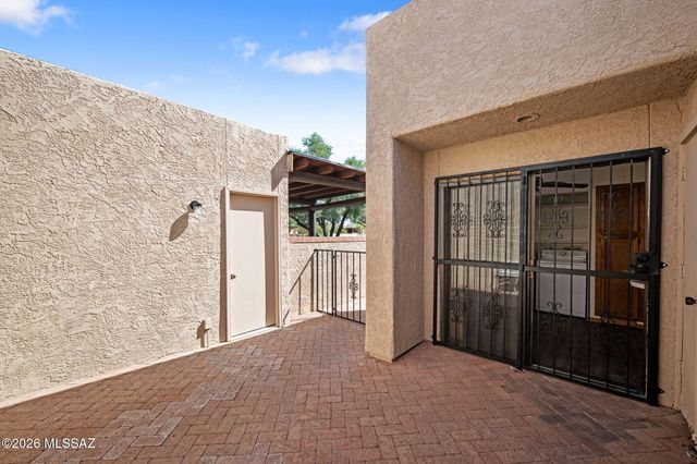 1431 N Camino Emiliano, Tucson, AZ 85745