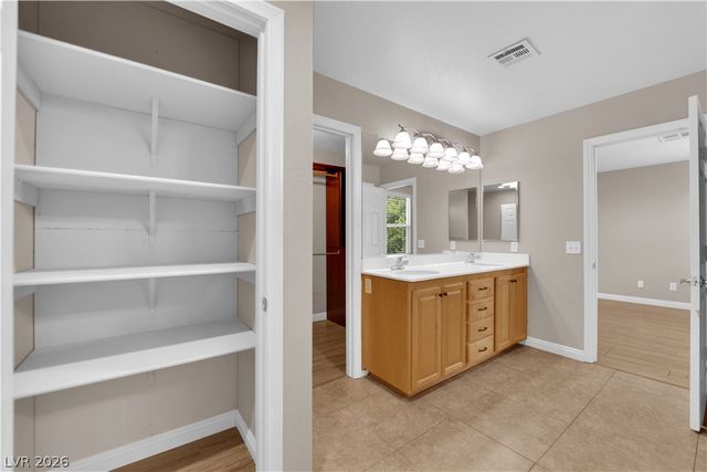 10592 Calico Pines Avenue, Las Vegas, NV 89135