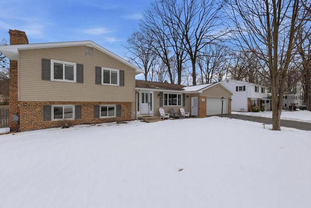 3504 York Street, Norton Shores, MI 49441