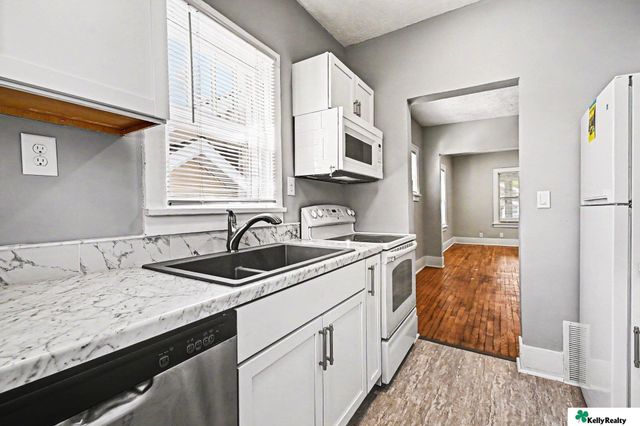2573 Whitmore Street, Omaha, NE 68112