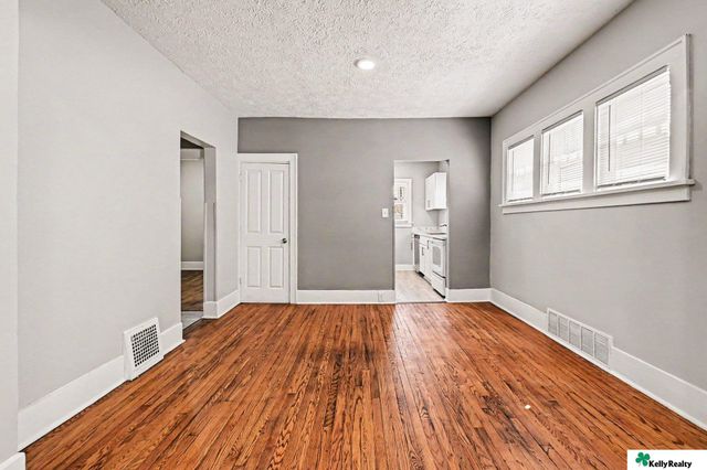 2573 Whitmore Street, Omaha, NE 68112