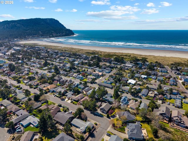 1480 S EDGEWOOD St, Seaside, OR 97138