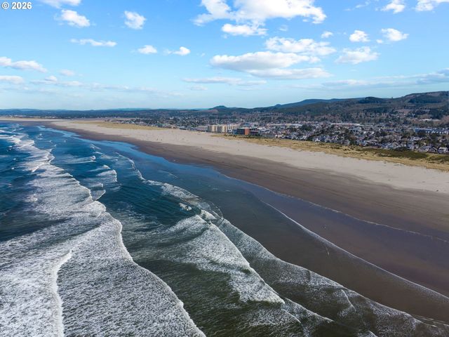 1480 S EDGEWOOD St, Seaside, OR 97138
