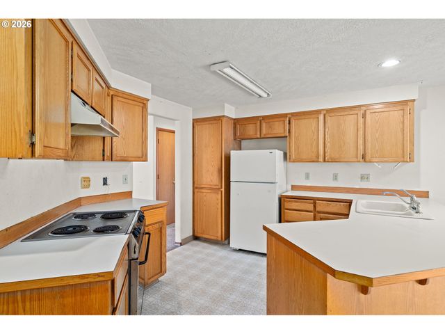 1480 S EDGEWOOD St, Seaside, OR 97138