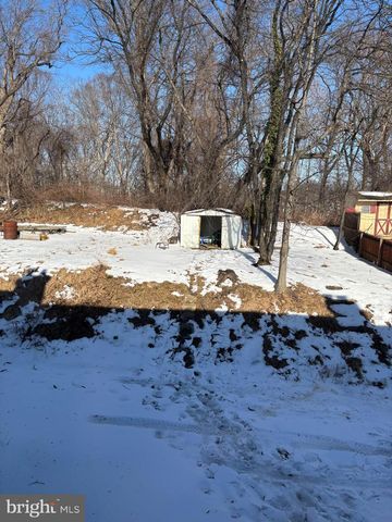 1213 CRESTVIEW RD, Darby, PA 19023