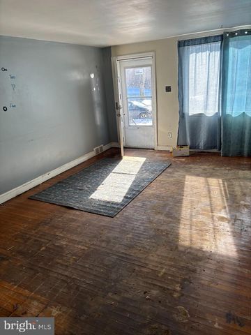 1213 CRESTVIEW RD, Darby, PA 19023