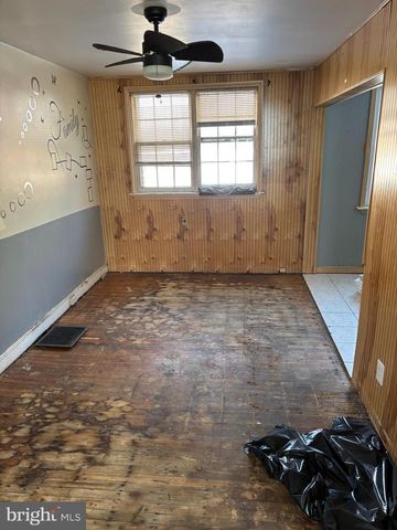 1213 CRESTVIEW RD, Darby, PA 19023