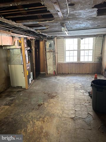 1213 CRESTVIEW RD, Darby, PA 19023