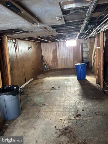 1213 CRESTVIEW RD, Darby, PA 19023