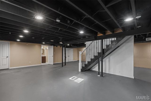 6064 W Cabanne Place, St Louis, MO 63112