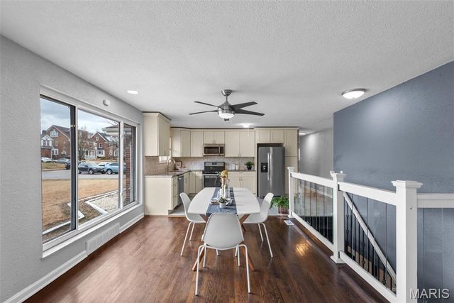 6064 W Cabanne Place, St Louis, MO 63112