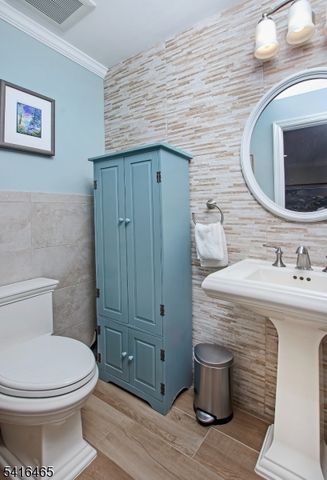 3 Overlook Ter, Chester Twp., NJ 07930