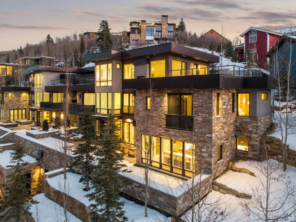 Image 2 of property listing at 300 DEER VALLEY DR #RES A, Park City, UT 84060