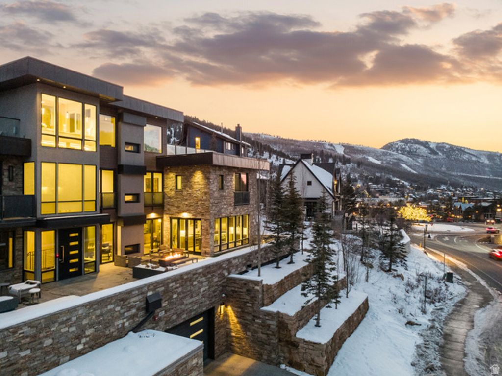 Image 11 of property listing at 300 DEER VALLEY DR #RES A, Park City, UT 84060