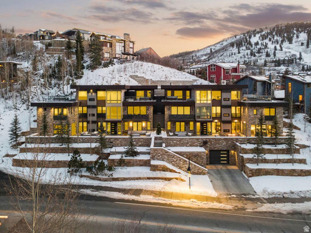 Image 4 of property listing at 300 DEER VALLEY DR #RES A, Park City, UT 84060