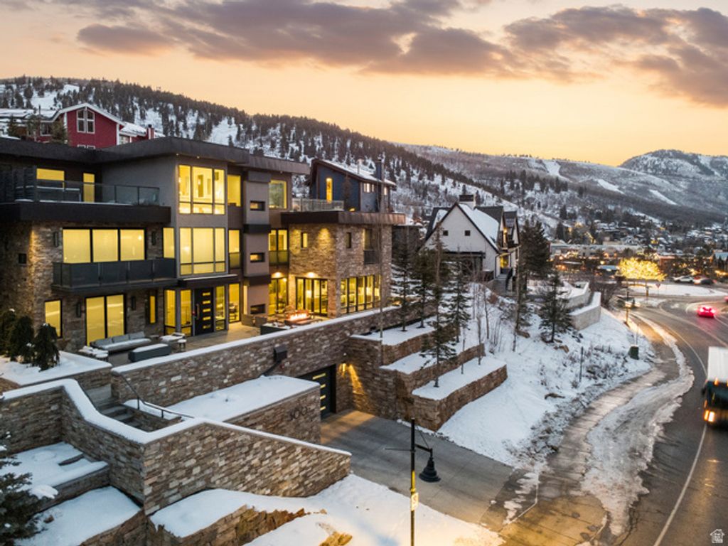 Image 5 of property listing at 300 DEER VALLEY DR #RES A, Park City, UT 84060