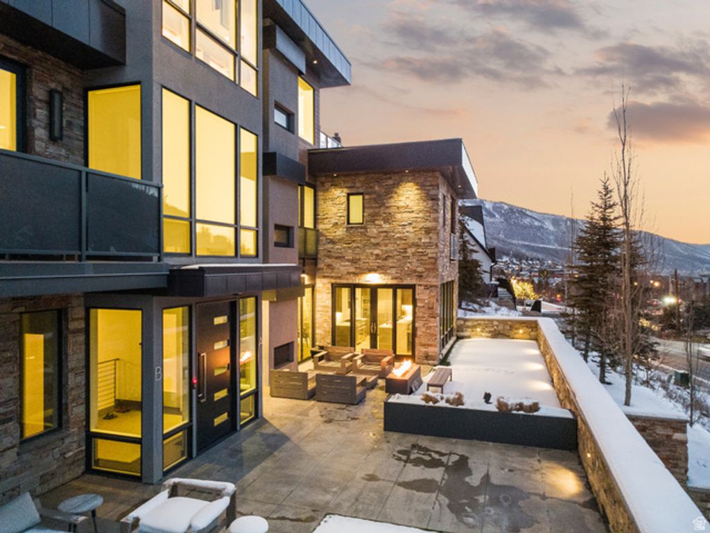 Image 6 of property listing at 300 DEER VALLEY DR #RES A, Park City, UT 84060